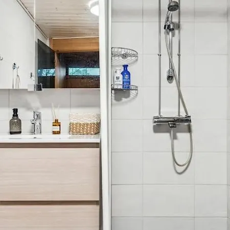 2 Bedroom With Canal View, Private Sauna, Sun Deck And Ev Parking *