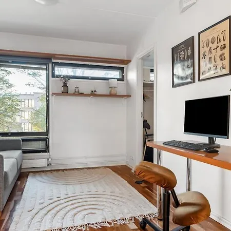 2 Bedroom With Canal View, Private Sauna, Sun Deck And Ev Parking * ヘルシンキ