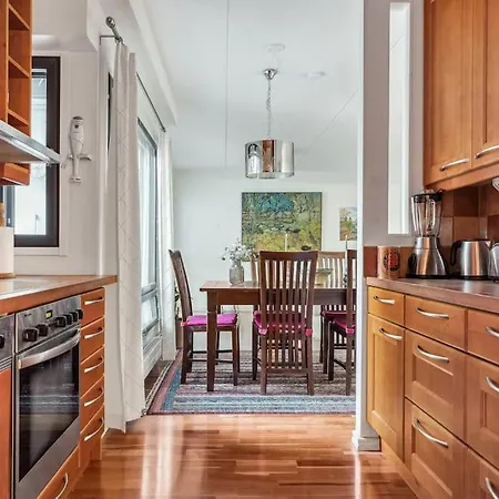 Appartement 2 Bedroom With Canal View, Private Sauna, Sun Deck And Ev Parking Helsinki