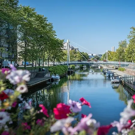 2 Bedroom With Canal View, Private Sauna, Sun Deck And Ev Parking アパート *