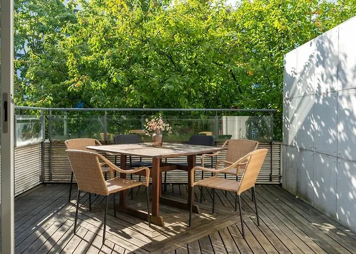 2 Bedroom With Canal View, Private Sauna, Sun Deck And Ev Parking