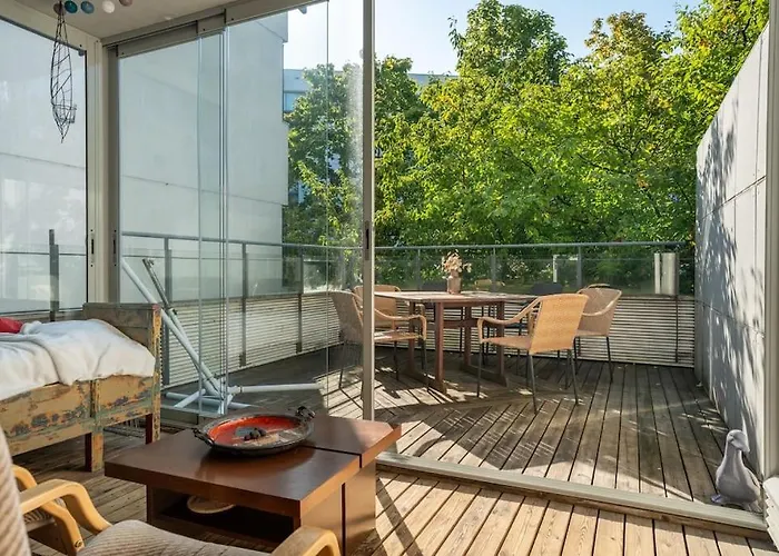 شقة 2 Bedroom With Canal View, Private Sauna, Sun Deck And Ev Parking *