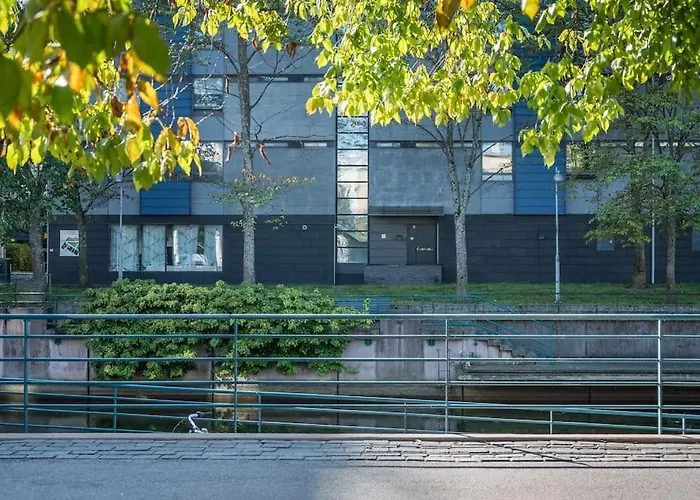 شقة 2 Bedroom With Canal View, Private Sauna, Sun Deck And Ev Parking *