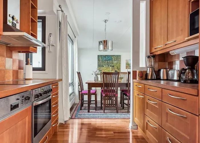 شقة 2 Bedroom With Canal View, Private Sauna, Sun Deck And Ev Parking هلسنكي