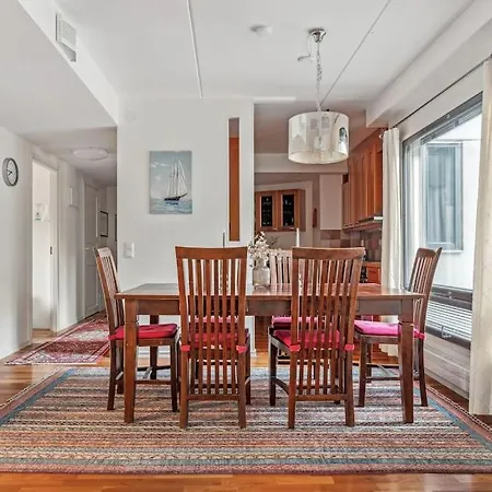 Apartmán 2 Bedroom With Canal View, Private Sauna, Sun Deck And Ev Parking