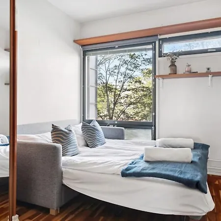 Lägenhet 2 Bedroom With Canal View, Private Sauna, Sun Deck And Ev Parking Helsingfors