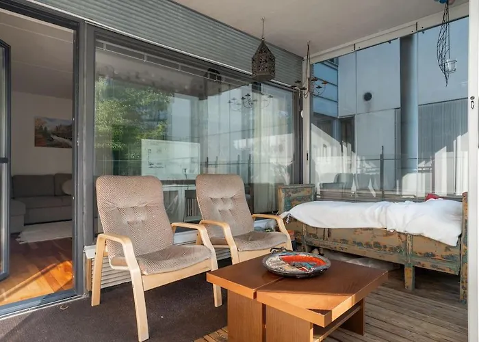 2 Bedroom With Canal View, Private Sauna, Sun Deck And Ev Parking Helsinky