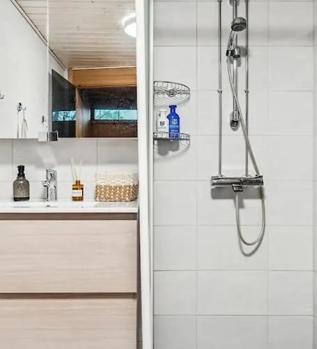 2 Bedroom With Canal View, Private Sauna, Sun Deck And Ev Parking *