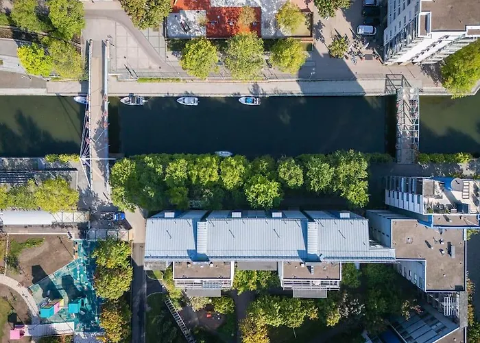 2 Bedroom With Canal View, Private Sauna, Sun Deck And Ev Parking Apartmán *